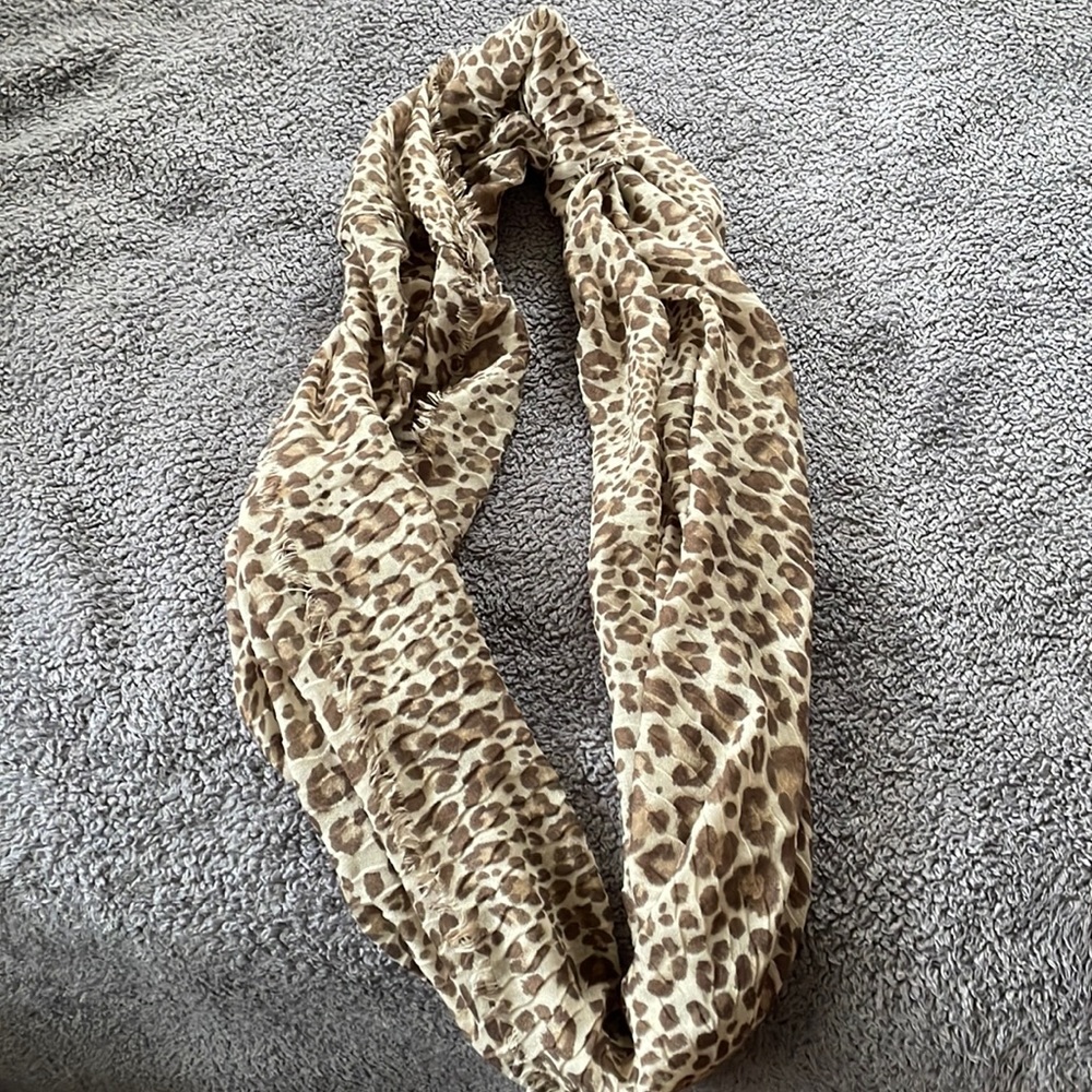 Infinity scarf, leopard print